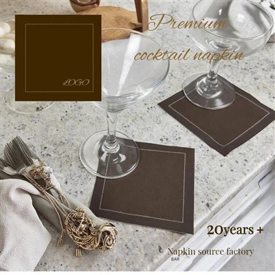 Brūna auduma vakariņu salvetes