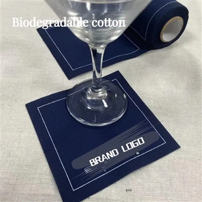 Tumši zilas auduma vakariņu salvetes